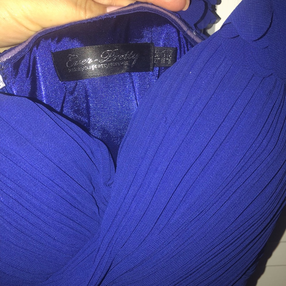 Ball dress. I am 5,1. Is hem to fit my height.